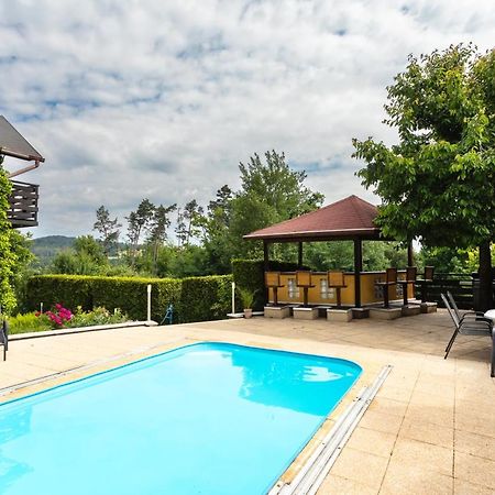 Private Summer House With Swimming Pool, Beach Bar And Pit For Football And Volleyball Hvezdonice Eksteriør bilde