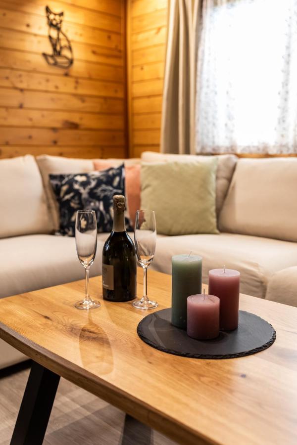 Private Summer House With Swimming Pool, Beach Bar And Pit For Football And Volleyball Hvezdonice Eksteriør bilde