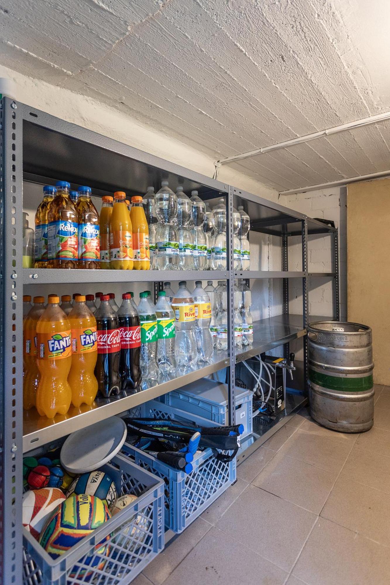 Private Summer House With Swimming Pool, Beach Bar And Pit For Football And Volleyball Hvezdonice Eksteriør bilde