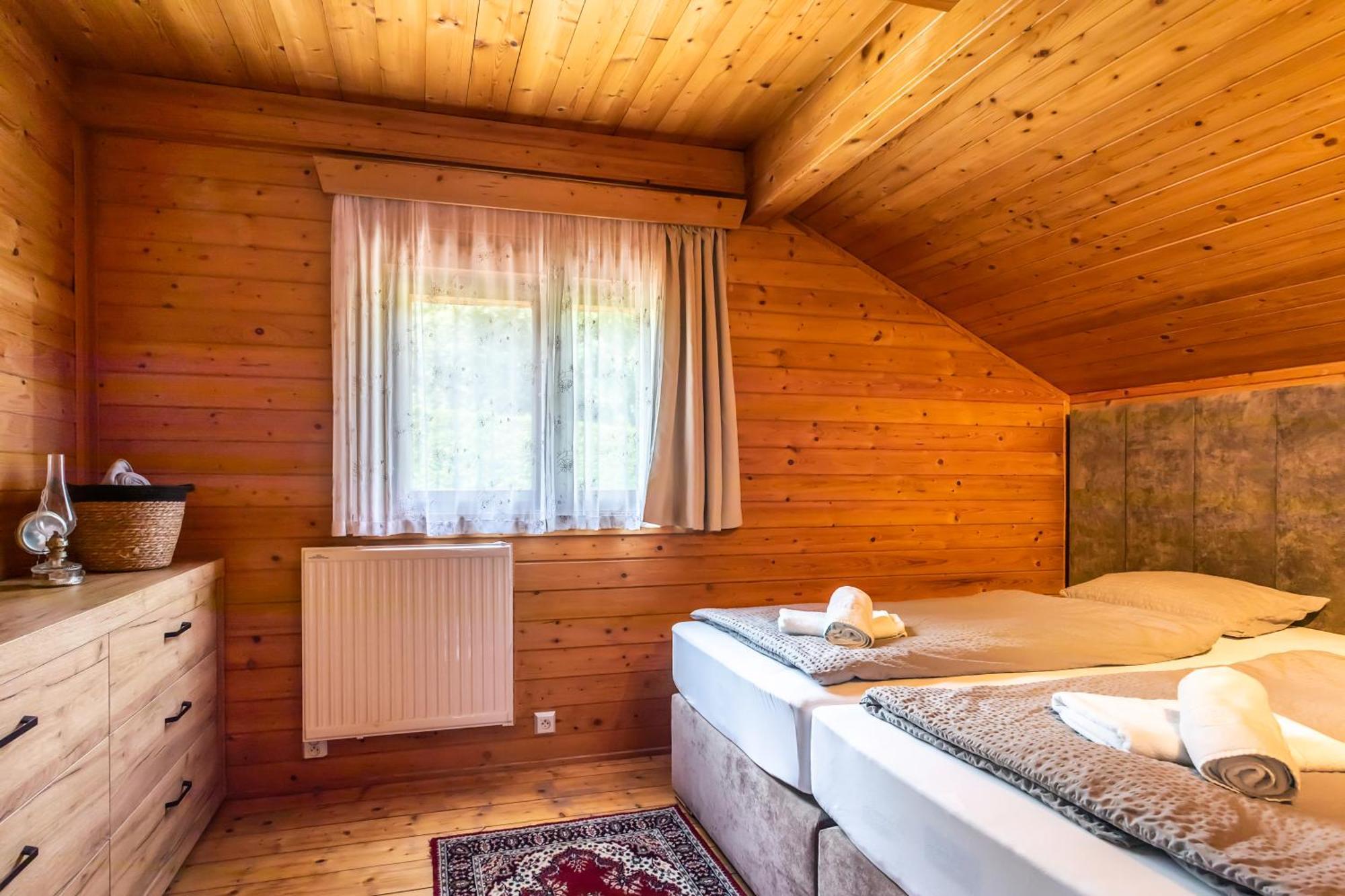 Private Summer House With Swimming Pool, Beach Bar And Pit For Football And Volleyball Hvezdonice Eksteriør bilde