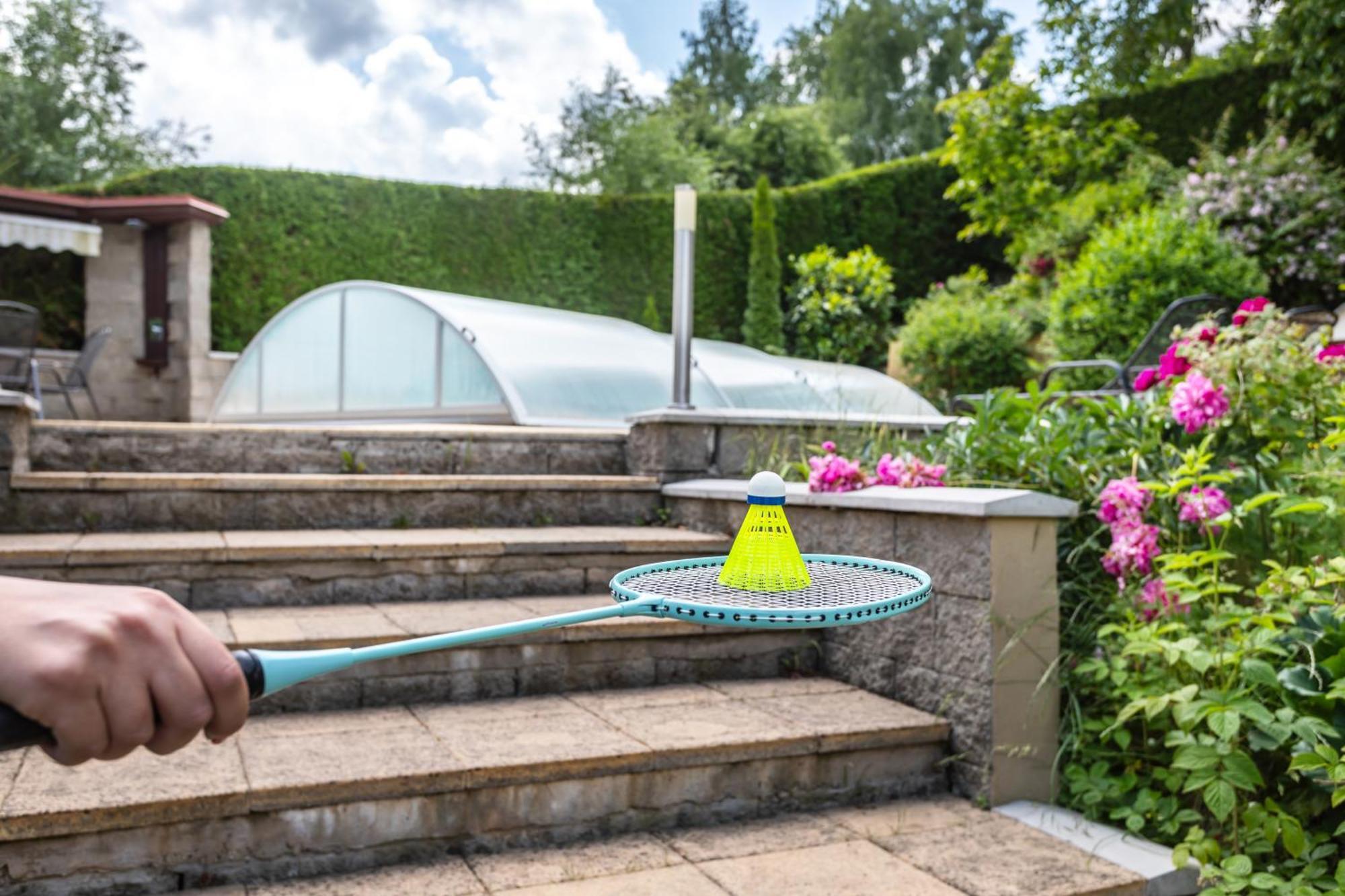 Private Summer House With Swimming Pool, Beach Bar And Pit For Football And Volleyball Hvezdonice Eksteriør bilde