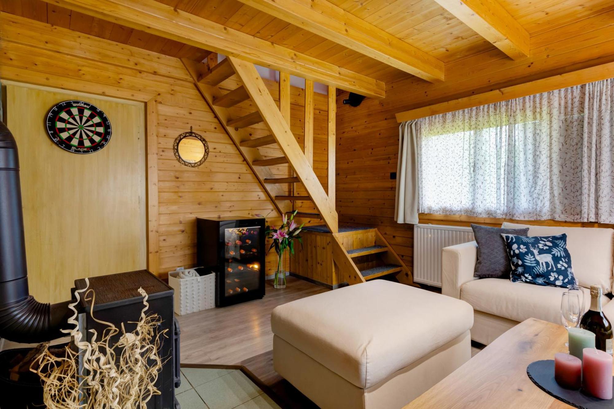Private Summer House With Swimming Pool, Beach Bar And Pit For Football And Volleyball Hvezdonice Eksteriør bilde